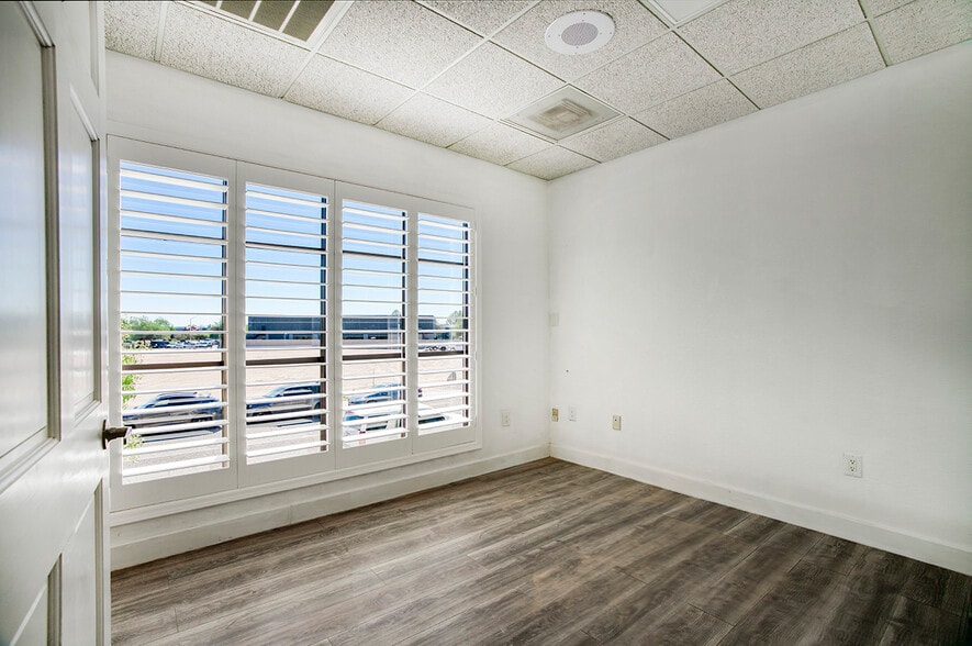 8160 E Butherus Dr, Scottsdale, AZ for sale - Building Photo - Image 3 of 15