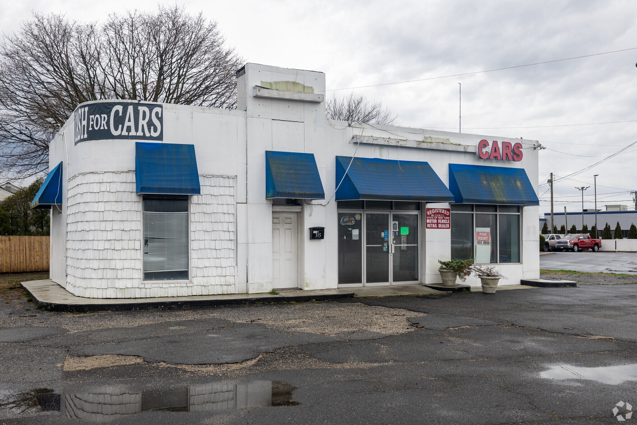 315 Sunrise Hwy, Lindenhurst, NY for sale Primary Photo- Image 1 of 2