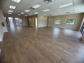 18800 Preston Rd, Dallas, TX for lease Interior Photo- Image 1 of 8