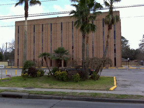 8831 Long Point Rd, Houston, TX for lease Building Photo- Image 2 of 6