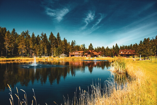 Plus de détails pour 1845 Hodgson Rd, Whitefish, MT - Services hôteliers à vendre