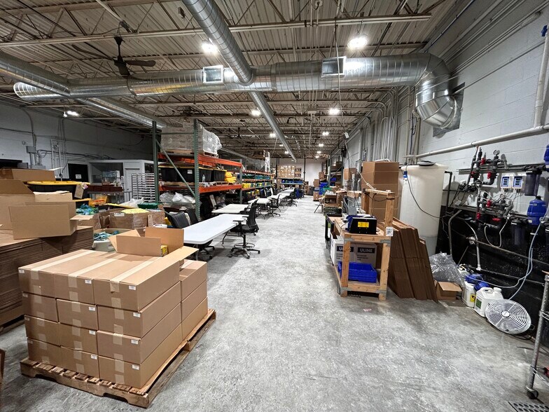 2401 N Ritter Ave, Indianapolis, IN à vendre - Photo du bâtiment - Image 3 de 7