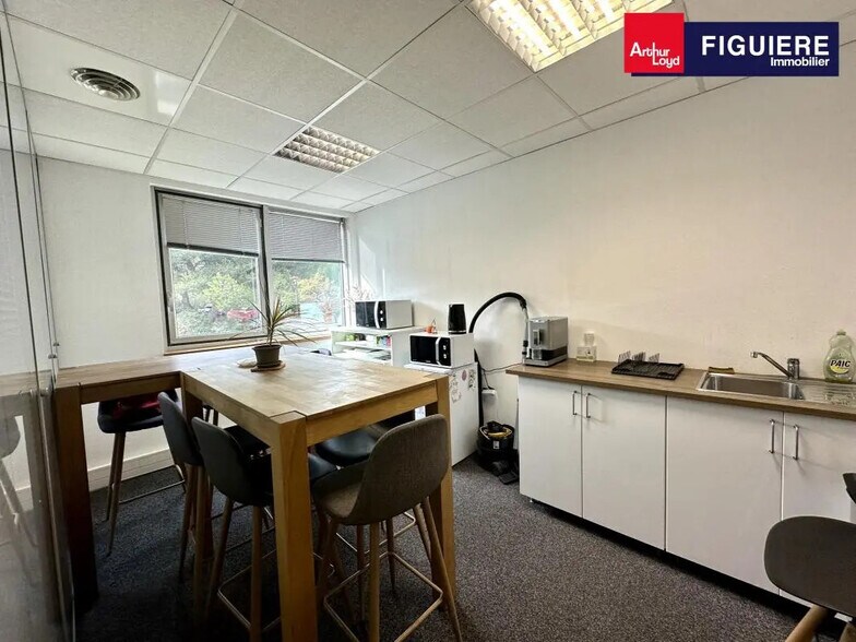 235 Rue Léon Foucault, Aix-en-Provence à louer - Photo intérieure - Image 3 de 8