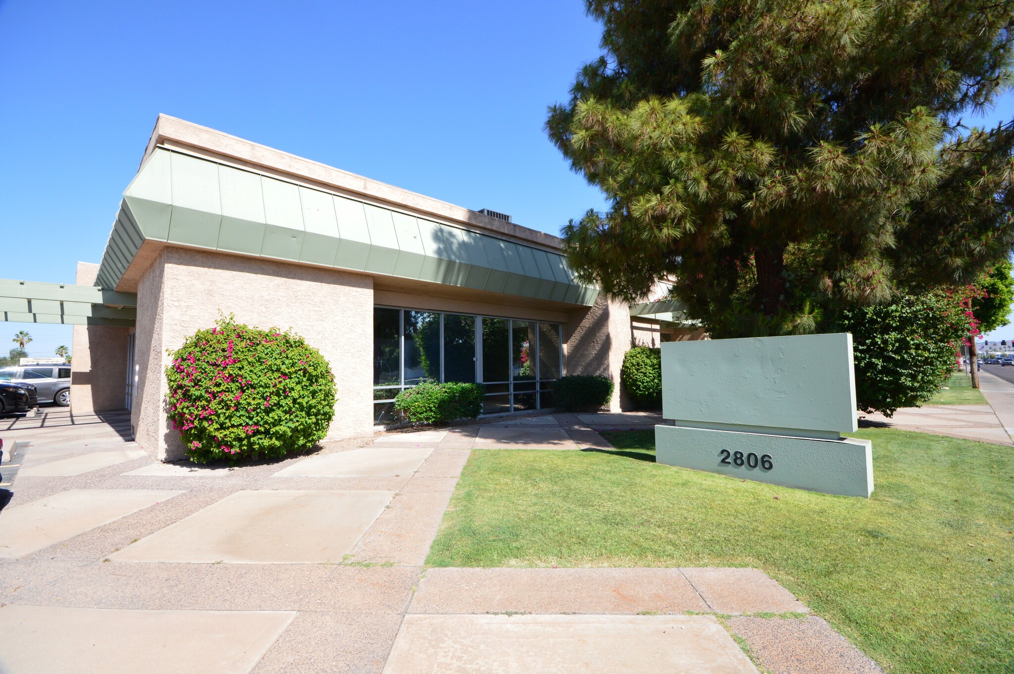 2806 N 24th St, Phoenix, AZ for lease Building Photo- Image 1 of 9