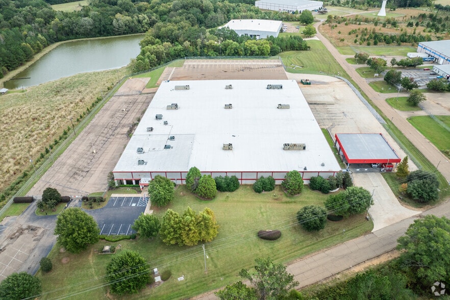 190 NW Industrial Pky, Jackson, MS for sale - Building Photo - Image 2 of 16