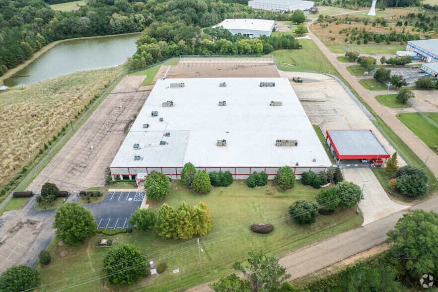 190 NW Industrial Pky, Jackson, MS à vendre - Photo du bâtiment - Image 2 de 16