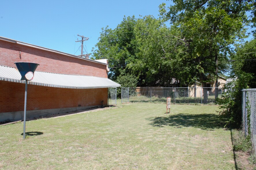 1901-1905 N 25th St, Waco, TX à vendre - Photo du bâtiment - Image 3 de 3