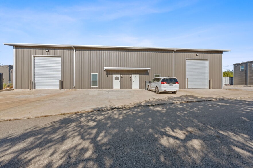 14707 Fitzhugh Rd, Austin, TX for lease - Primary Photo - Image 1 of 18