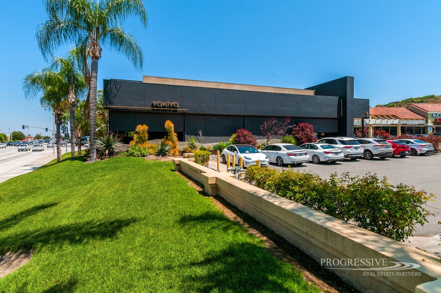 17110-17188 Colima Rd, Hacienda Heights, CA à louer - Photo du bâtiment - Image 2 de 7
