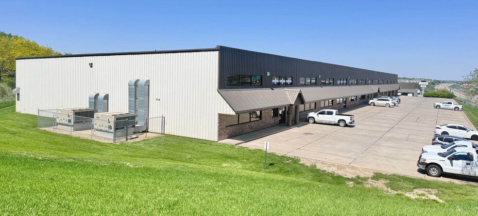 8930 S 137th Cir, Omaha, NE for lease - Building Photo - Image 2 of 16