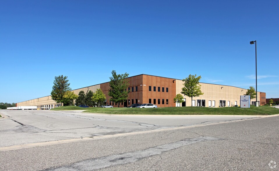 20001 Brownstown Center Dr, Brownstown, MI for lease - Building Photo - Image 1 of 8