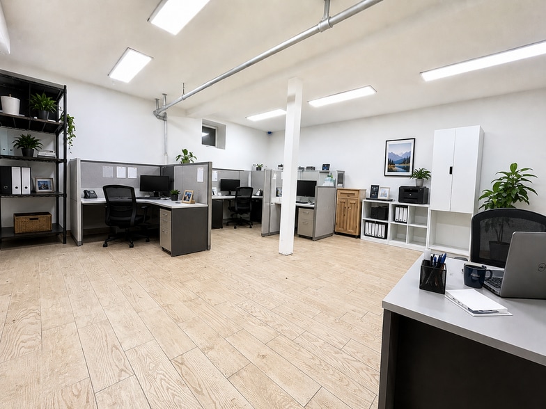 857 Montgomery St, Brooklyn, NY for lease - Interior Photo - Image 1 of 16