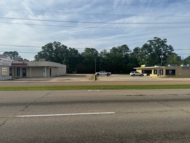 More details for 9462 Florida Blvd, Baton Rouge, LA - Retail for Sale