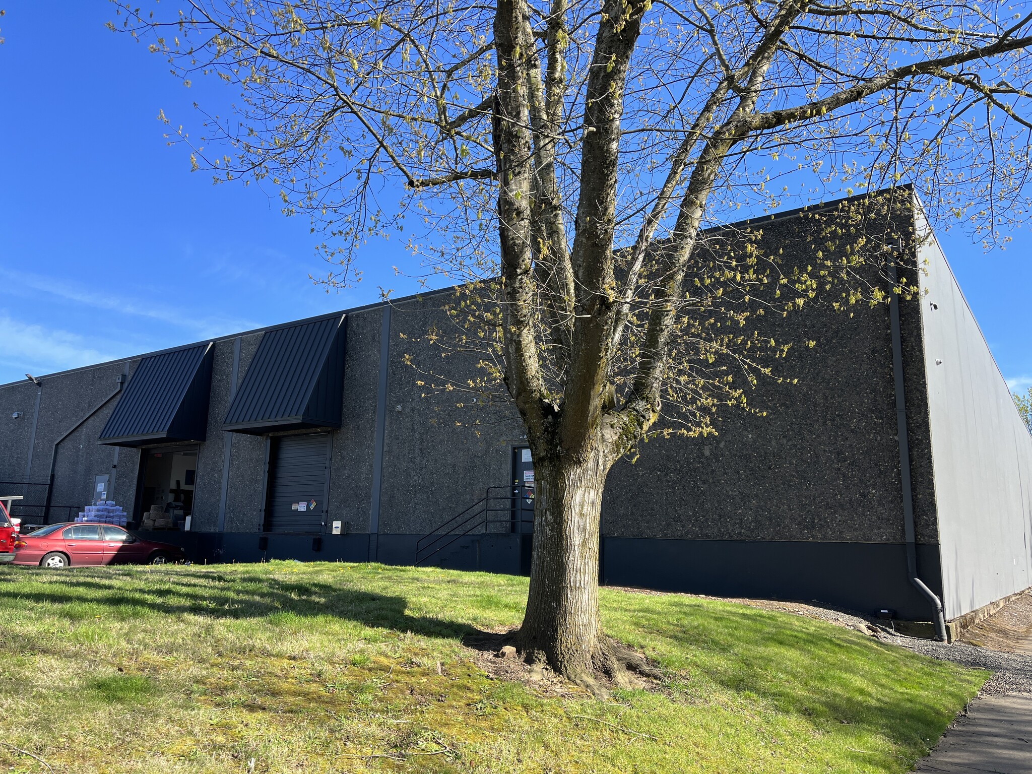 18055 Wi NE San Rafael St, Portland, OR for sale Building Photo- Image 1 of 11
