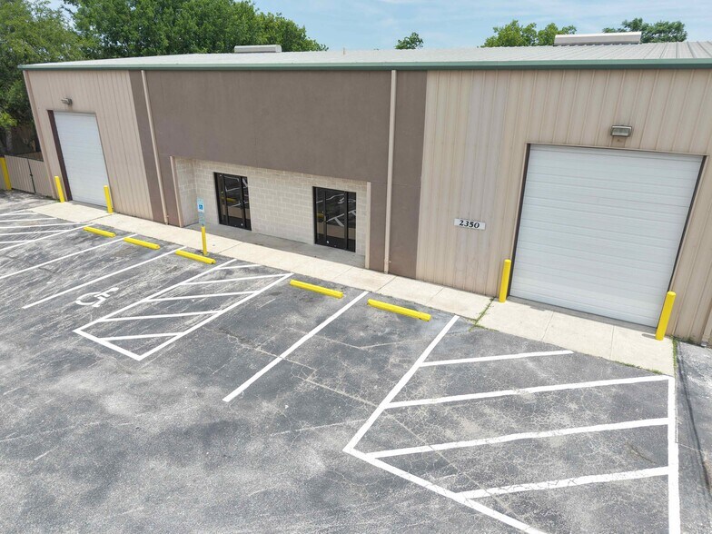 2350 Patterson Industrial Dr, Pflugerville, TX for lease - Building Photo - Image 3 of 7