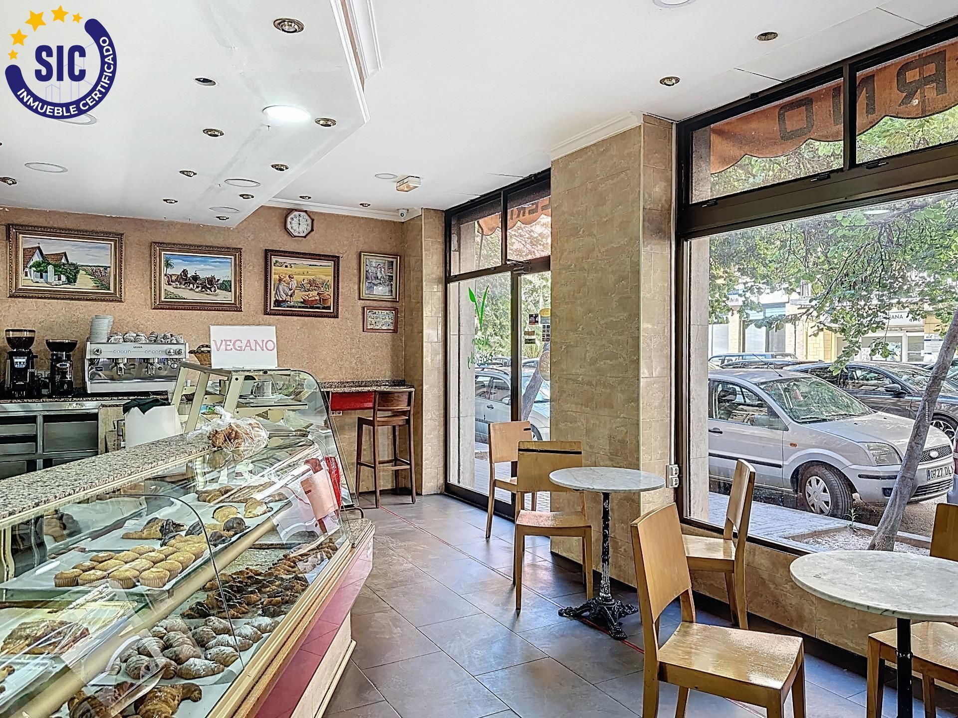 Retail in València, Valencia for sale Interior Photo- Image 1 of 21