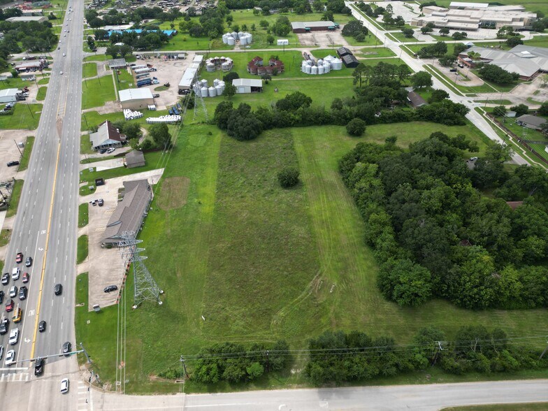 1225 Brazos St, Alvin, TX à vendre - Photo du bâtiment - Image 2 de 15