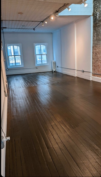 51 W 28th St, New York, NY for lease - Interior Photo - Image 2 of 5