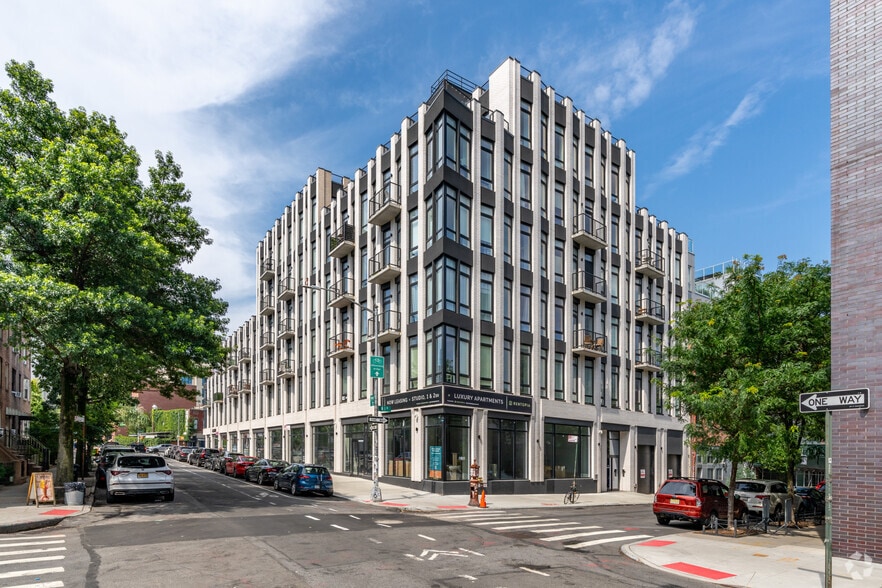 296 Wythe Ave, Brooklyn, NY for lease - Primary Photo - Image 1 of 12