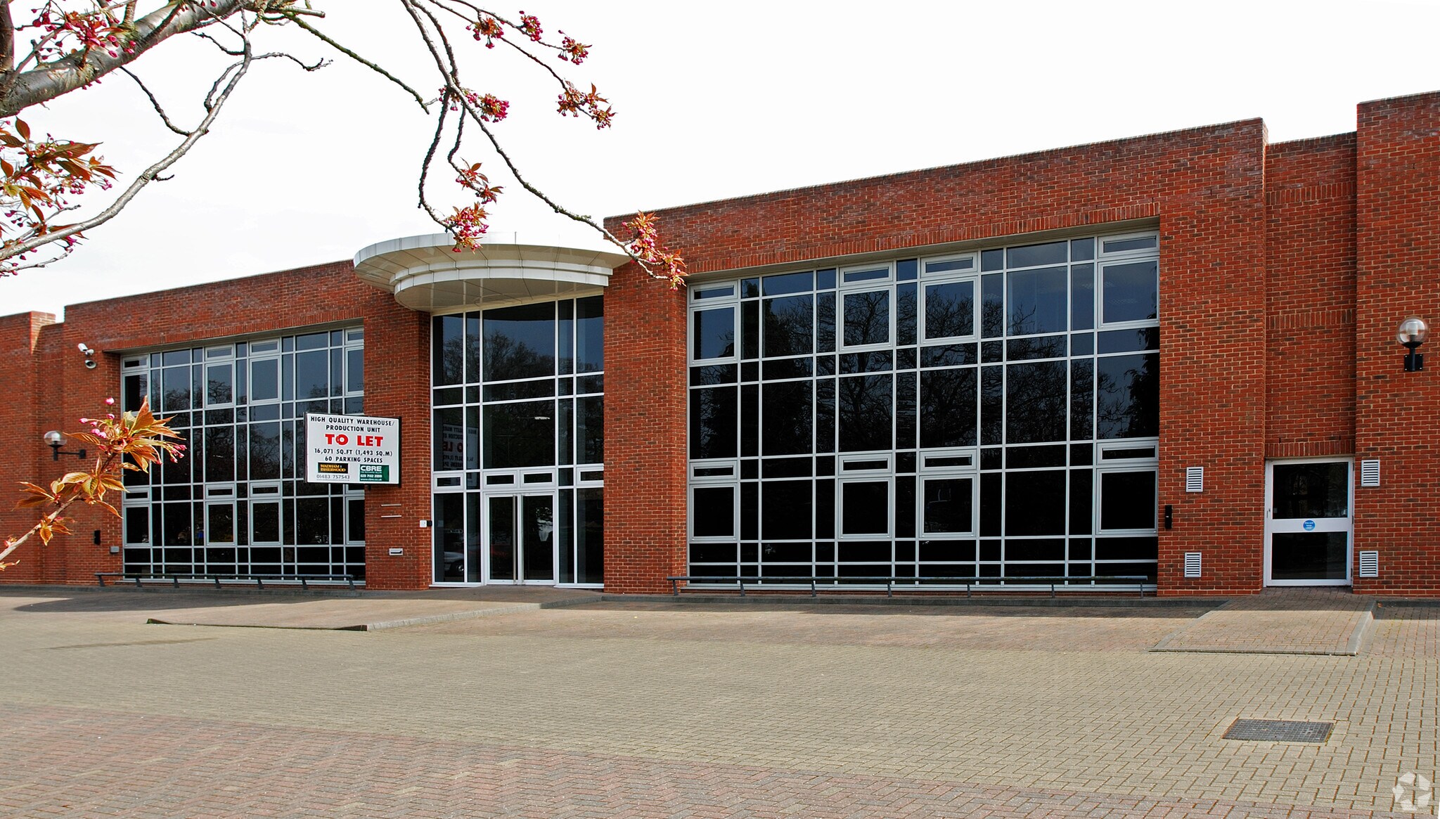 Albert Dr, Woking for sale Primary Photo- Image 1 of 1