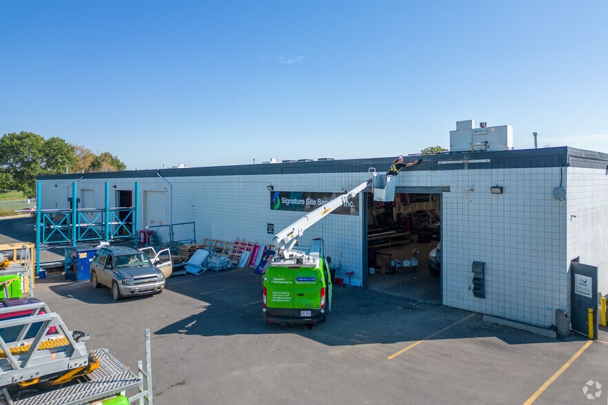 1324 36th Ave NE, Calgary, AB for sale - Building Photo - Image 3 of 17