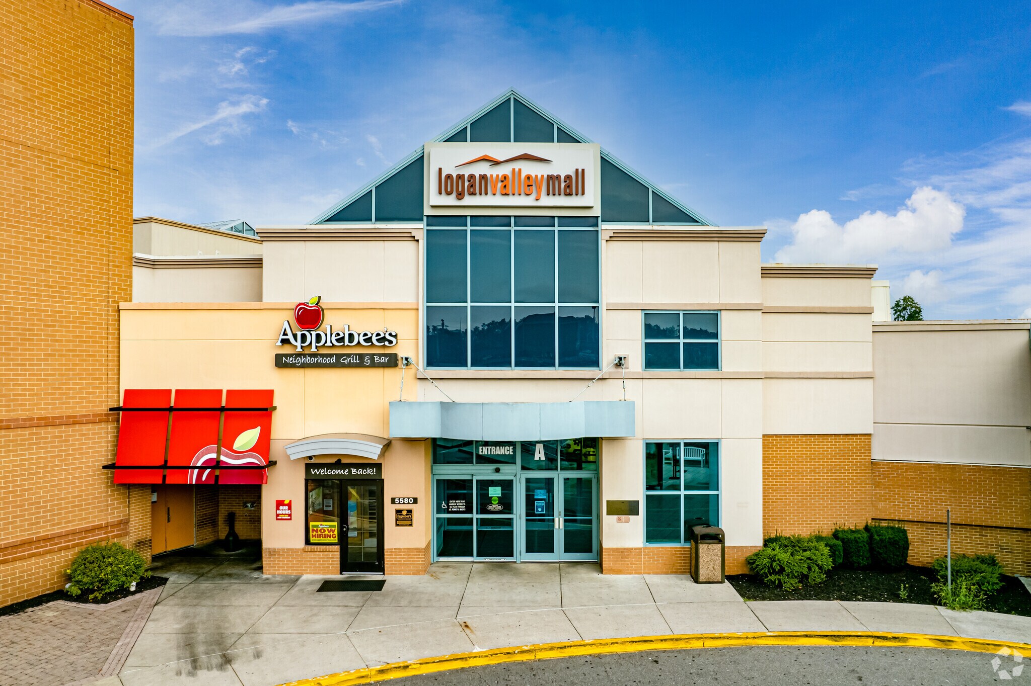 101 Logan Valley Mall, Altoona, PA for lease Primary Photo- Image 1 of 13