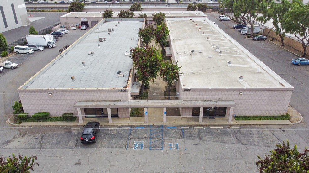 Brooks Commerce Center portfolio of 4 properties for sale on LoopNet.ca - Building Photo - Image 3 of 6