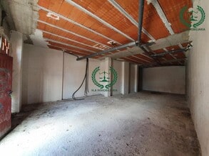 Retail in Pedrezuela, Madrid for lease Interior Photo- Image 2 of 9