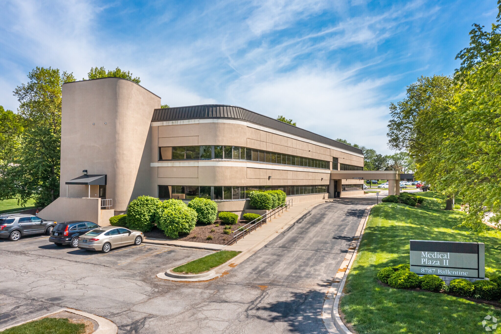 8787 Ballentine St, Overland Park, KS à louer Photo du bâtiment- Image 1 de 6