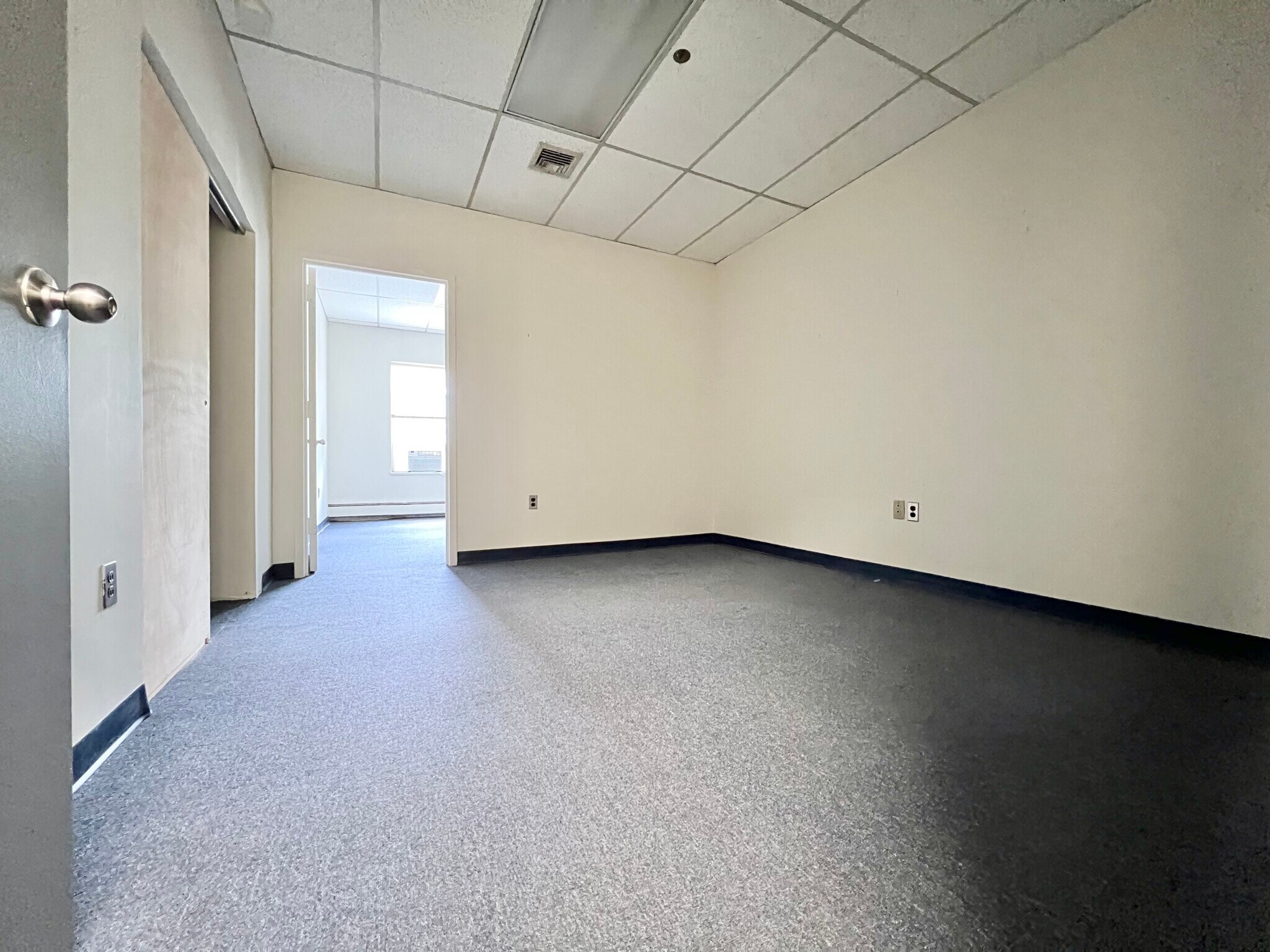 369 Ashford Ave, Dobbs Ferry, NY for lease Interior Photo- Image 1 of 9