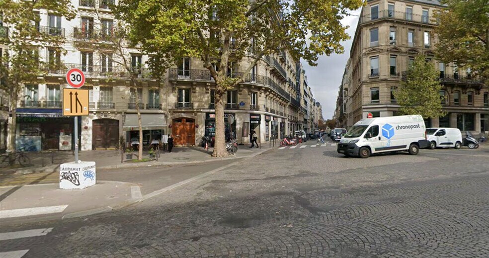 47 Rue Saint-Ferdinand, Paris for lease - Building Photo - Image 1 of 4