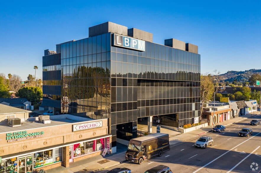 4730 Woodman Ave, Sherman Oaks, CA for lease - Building Photo - Image 2 of 5