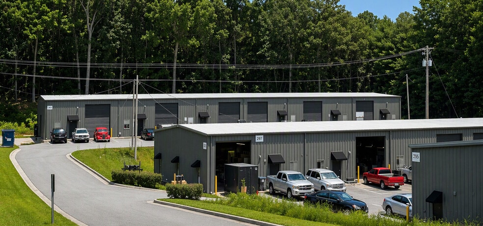297 Gateway Dr, Canton, GA for lease - Building Photo - Image 1 of 6