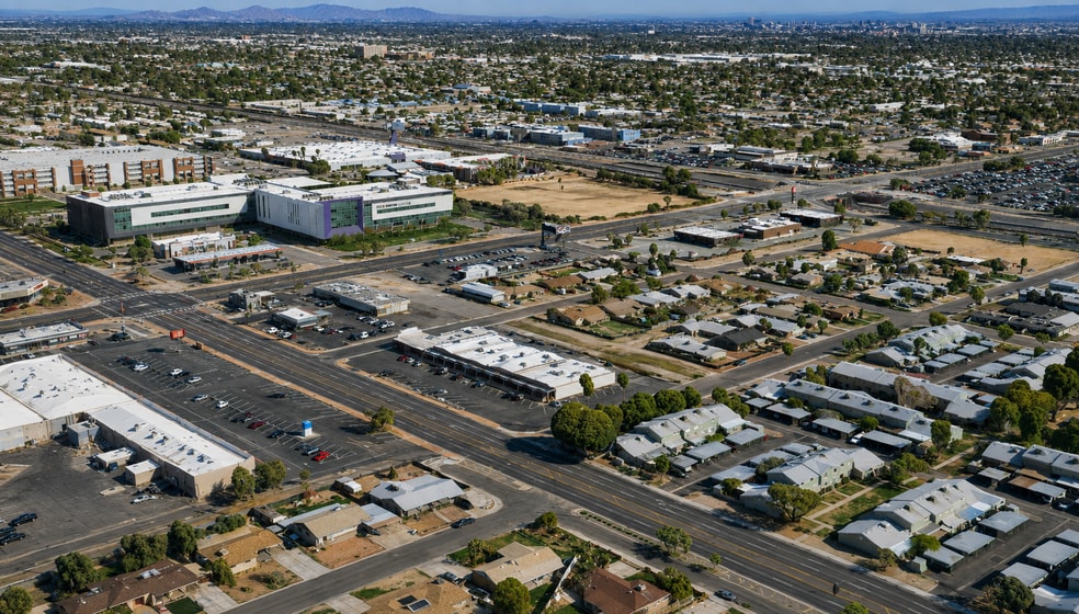 4803-4825 N 27th Ave, Phoenix, AZ for lease - Building Photo - Image 2 of 7