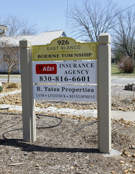926 E Blanco Rd, Boerne, TX à vendre - Photo du bâtiment - Image 2 de 8