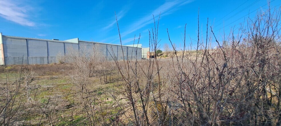 Carretera Vieja de Santander, 4, Santovenia de Pisuerga, Valladolid à vendre - Photo du bâtiment - Image 3 de 13