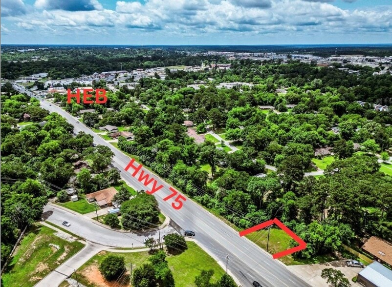 203 State Highway 75 N, Huntsville, TX for lease - Primary Photo - Image 1 of 11