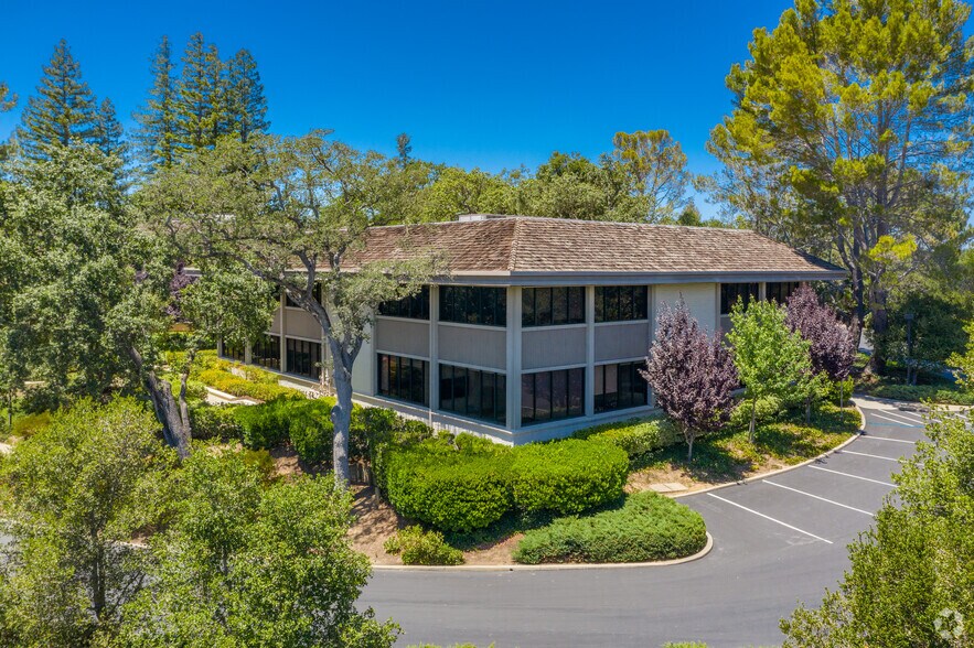 2770 Sand Hill Rd, Menlo Park, CA à louer - Photo du bâtiment - Image 2 de 5