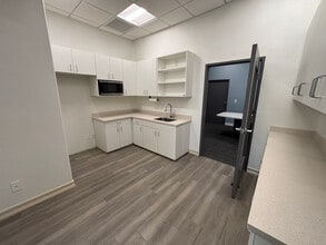 1465 Spruce St, Riverside, CA for lease Interior Photo- Image 2 of 3