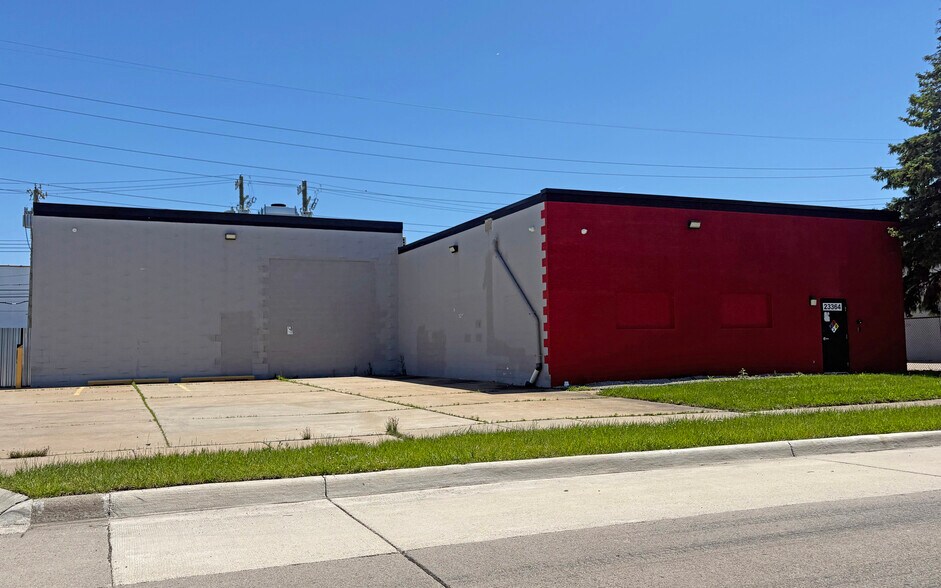 23364 Amber Ave, Warren, MI à vendre - Photo du bâtiment - Image 2 de 9