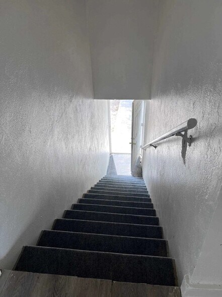 101 N Main St, Del Rio, TX for sale - Interior Photo - Image 2 of 9