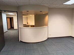 511-515 Thornhill Dr, Carol Stream, IL à louer Photo intérieure- Image 2 de 3