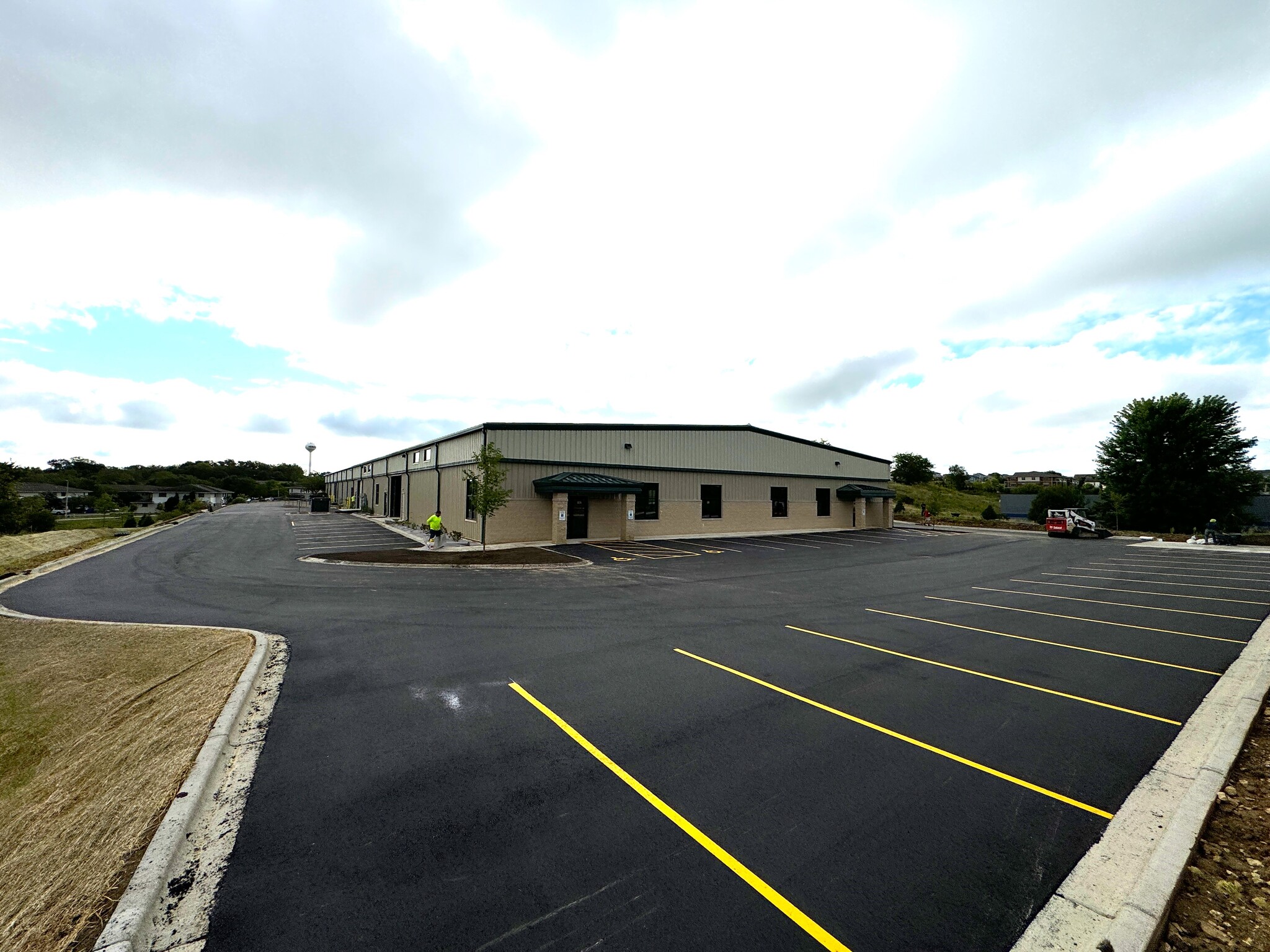 310 Locust Dr, Verona, WI for lease Building Photo- Image 1 of 7