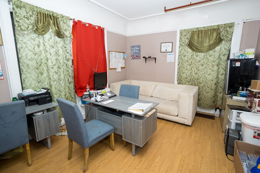 146 S Munn Ave, East Orange, NJ à vendre - Photo intérieure - Image 3 de 15