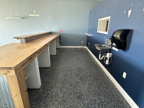 2480 E Bay Dr, Largo, FL for lease Interior Photo- Image 2 of 9