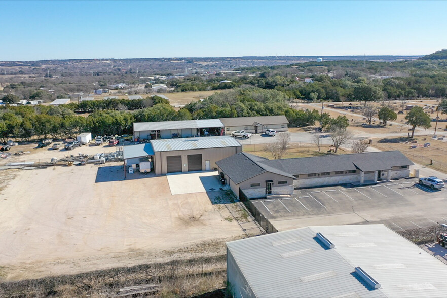 320 Southland Dr, Burnet, TX à vendre - Photo du b timent - Image 3 de 35