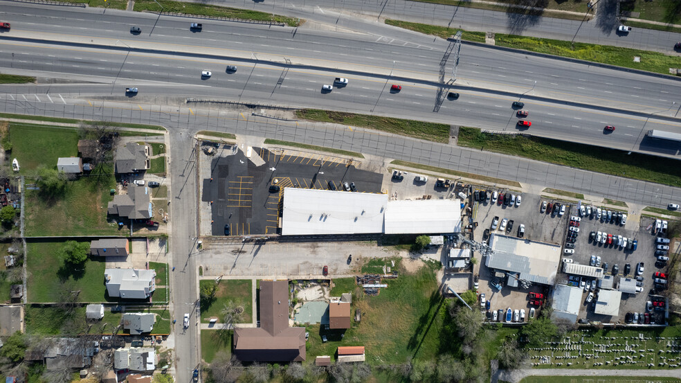 4407 I-35 Fwy, San Antonio, TX for lease - Building Photo - Image 3 of 20