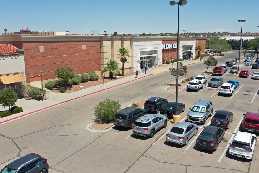 1319 George Dieter Dr, El Paso, TX à vendre - Photo du bâtiment - Image 3 de 6