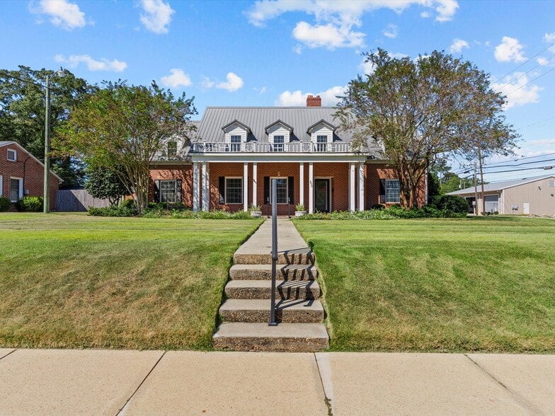 302 W College St, Enterprise, AL for sale - Primary Photo - Image 1 of 54