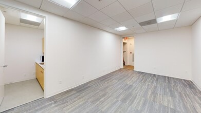 100 N Biscayne Blvd, Miami, FL for lease Building Photo- Image 2 of 4